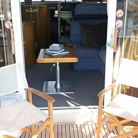 Barco Buzios Iii Hotel na wodzie *