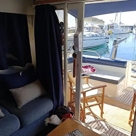 Barco Buzios Iii Hotel na wodzie Віавіа