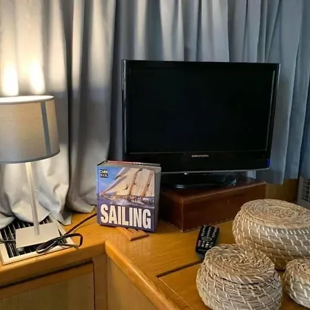 Barco Buzios Iii Hotel en barco