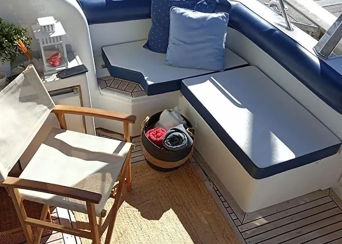 Barco Buzios Iii ספינת מלון *