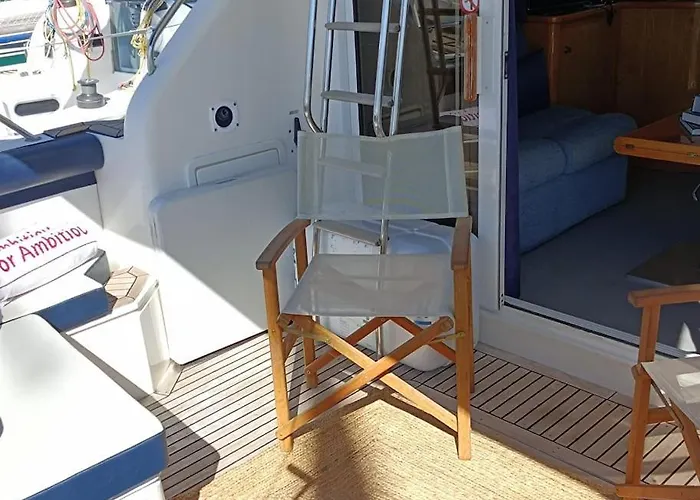 Barco Buzios Iii * קסקאיס