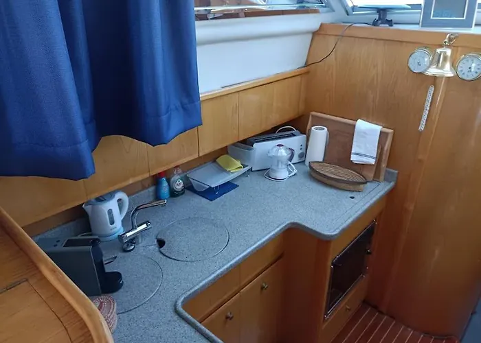 Barco Buzios Iii ספינת מלון *