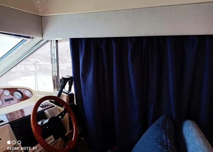 ספינת מלון Barco Buzios Iii