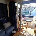 Barco Buzios Iii ספינת מלון קסקאיס