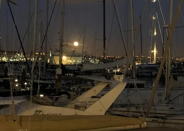 Barco Buzios Iii Bådhotel *
